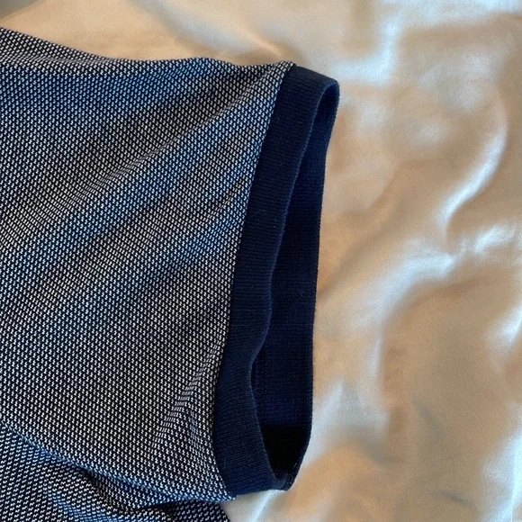 Old Navy Built In Flex Polo, Size L - Picture 4 of 5